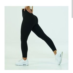 ❌SOLD❌NVGTN Signature Leggings (M)